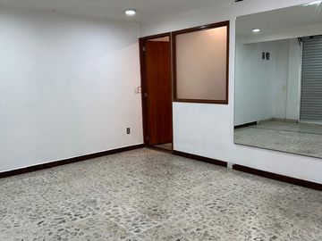 🏢✨ 𝗟𝗢𝗖𝗔𝗟 𝗖𝗢𝗠𝗘𝗥𝗖𝗜𝗔𝗟 𝗔 𝗣𝗜𝗘 𝗗𝗘 𝗖𝗔𝗟𝗟𝗘 𝗘𝗡 𝗘𝗟 𝗖𝗘𝗡𝗧𝗥𝗢 𝗗𝗘 𝗧𝗢𝗟𝗨𝗖𝗔