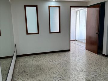 🏢✨ 𝗟𝗢𝗖𝗔𝗟 𝗖𝗢𝗠𝗘𝗥𝗖𝗜𝗔𝗟 𝗔 𝗣𝗜𝗘 𝗗𝗘 𝗖𝗔𝗟𝗟𝗘 𝗘𝗡 𝗘𝗟 𝗖𝗘𝗡𝗧𝗥𝗢 𝗗𝗘 𝗧𝗢𝗟𝗨𝗖𝗔