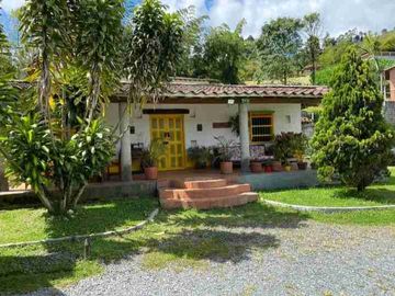 CASA CAMPESTRE Y LOTE