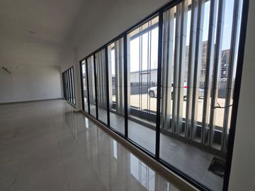 DISEWAKAN gudang baru BLESSINDO legok tangerang posisi hoek siap pakai