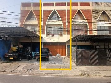 Disewakan Ruko  Bisa Untuk Gudang di Jl.Bekasi timur,  Jatinegara