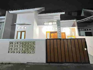 Lokasi pinggir jalan..free pagar atau canopi..