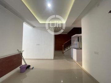 Dijual Rumah Taman Dutamas 2 Lantai di Batam Centre