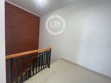 Dijual Rumah Taman Dutamas 2 Lantai di Batam Centre