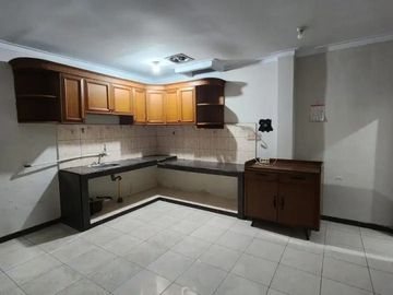 Rumah Bagus banyak kuliner, Dekat LRT, Dekat Tol di Perumahan Kelapa Gading