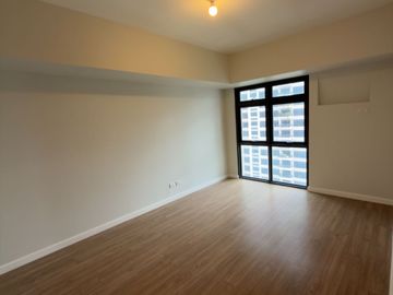 FOR SALE | Rare Corner 3BR Investors Unit - Travertine at Portico Pasig City