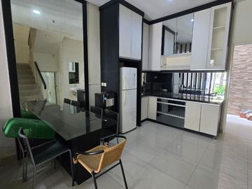 Dijual Rumah Semi Furnish Green Lake City