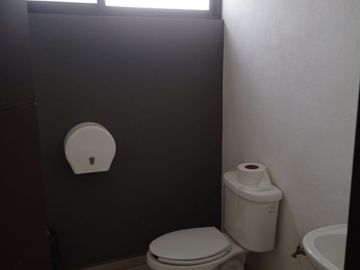 BODEGA EN RENTA DE 200M2 EN PEÑUELAS