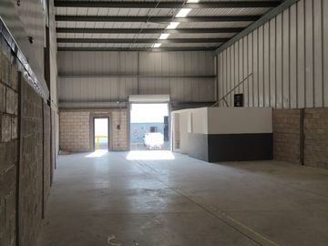 BODEGA EN RENTA DE 200M2 EN PEÑUELAS