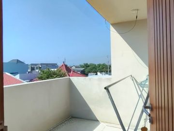 JUAL RUMAH MEWAH  MURAH  2 LANTAI  DI COLOMADU KARANGANYAR  DEKAT KOTA SOLO