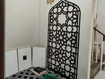 JUAL RUMAH MEWAH  MURAH  2 LANTAI  DI COLOMADU KARANGANYAR  DEKAT KOTA SOLO