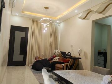 JUAL RUMAH MEWAH  MURAH  2 LANTAI  DI COLOMADU KARANGANYAR  DEKAT KOTA SOLO