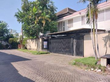 Jual Via Lelang Rumah Mewah Minimalis di Tenggilis Permai Surabaya Timur