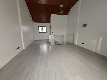 For Sale Modern 3 Storey Townhouse in Bahay Toro Project 8, Q.C. KSA