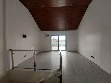 For Sale Modern 3 Storey Townhouse in Bahay Toro Project 8, Q.C. KSA