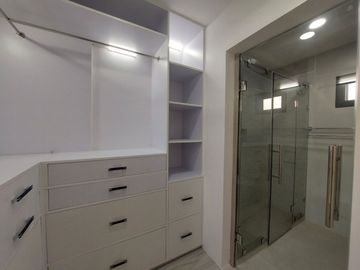 For Sale Modern 3 Storey Townhouse in Bahay Toro Project 8, Q.C. KSA