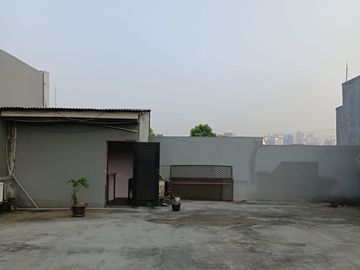 Bangunan ex kantor atau mini building Benhil Jakpus, luas 348m, parkir luas