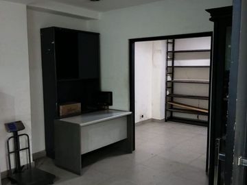 Bangunan ex kantor atau mini building Benhil Jakpus, luas 348m, parkir luas