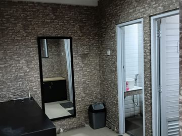 Bangunan ex kantor atau mini building Benhil Jakpus, luas 348m, parkir luas