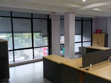 Bangunan ex kantor atau mini building Benhil Jakpus, luas 348m, parkir luas