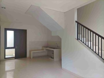 Disewakan Rumah Cluster Regentown Bsd City