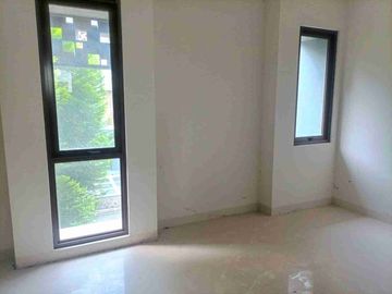 Disewakan Rumah Cluster Regentown Bsd City