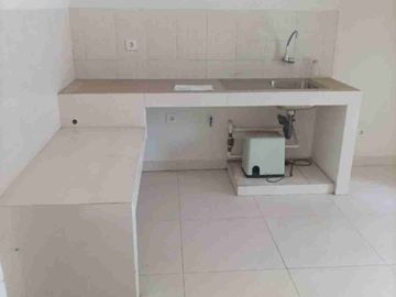 Disewakan Rumah Cluster Regentown Bsd City