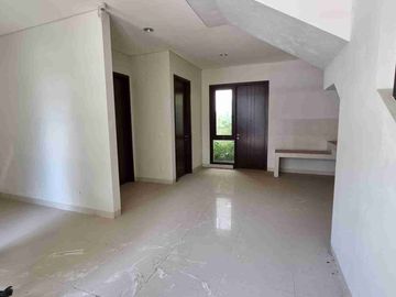 Disewakan Rumah Cluster Regentown Bsd City