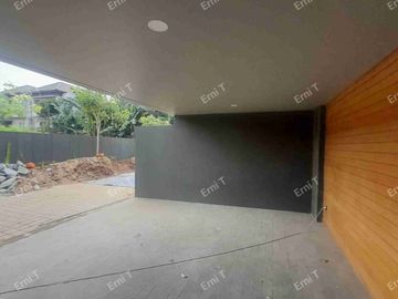 Rumah 3 Lantai Dengan Rooftop Desain Modern Di Jakarta Selatan