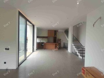 Rumah 3 Lantai Dengan Rooftop Desain Modern Di Jakarta Selatan