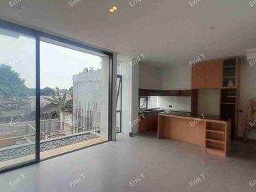 Rumah 3 Lantai Dengan Rooftop Desain Modern Di Jakarta Selatan