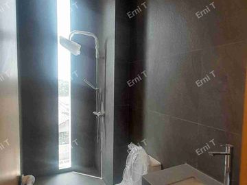Rumah 3 Lantai Dengan Rooftop Desain Modern Di Jakarta Selatan