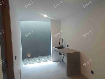 Rumah 3 Lantai Dengan Rooftop Desain Modern Di Jakarta Selatan