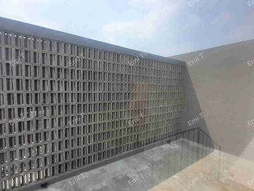 Rumah 3 Lantai Dengan Rooftop Desain Modern Di Jakarta Selatan