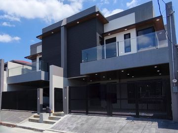 4 Bedroom House and Lot for Sale in Vermont Park Executive Village Antipolo -AJCE