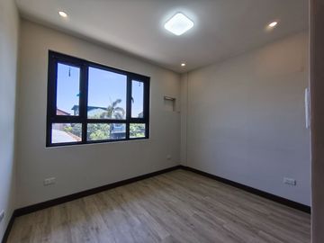 4 Bedroom House and Lot for Sale in Vermont Park Executive Village Antipolo -AJCE