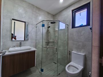 4 Bedroom House and Lot for Sale in Vermont Park Executive Village Antipolo -AJCE
