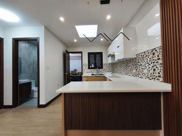 4 Bedroom House and Lot for Sale in Vermont Park Executive Village Antipolo -AJCE