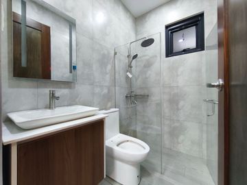 4 Bedroom House and Lot for Sale in Vermont Park Executive Village Antipolo -AJCE