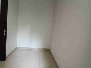 Disewa Rumah 2 Lantai, Lokasi Strategis, Bebas Banjir, di Cluster Viola Summarecon Crown Gading, Bekasi