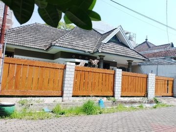 Rumah Asri Perum ABM Permai. Dekat Kampus UB, Polinema, Matos, RS Universitas Brawijaya, dan kawasan kuliner Sudimoro.MLG00135