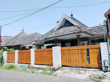 Rumah Asri Perum ABM Permai. Dekat Kampus UB, Polinema, Matos, RS Universitas Brawijaya, dan kawasan kuliner Sudimoro.MLG00135