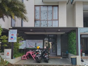 Rumah Modern 3 Lantai Permata Jingga West Diera Malang. Dekat Universitas Brawijaya, Politeknik Negeri Malang (Polinema). MLG00140