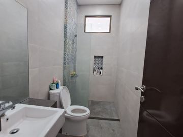 Rumah Modern 3 Lantai Permata Jingga West Diera Malang. Dekat Universitas Brawijaya, Politeknik Negeri Malang (Polinema). MLG00140