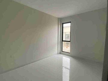 Dijual Rumah 2 Lantai Diamond Pavilion Posisi Hook Samping dan Belakang Taman