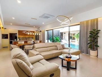 Villa Mewah Modern Full Furnish di Seminyak