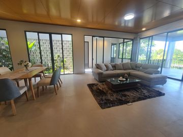 Luxury House Berlokasi Di Cluster  Baru Paling Diminati Kota Baru Parahyangan, Bandung