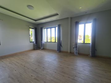 Luxury House Berlokasi Di Cluster  Baru Paling Diminati Kota Baru Parahyangan, Bandung