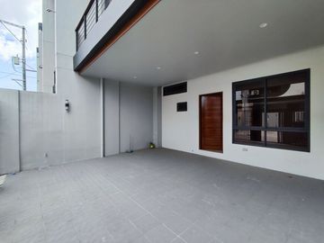 5 Bedroom Townhouse for Sale in Vermont Park Antipolo City -AJCE