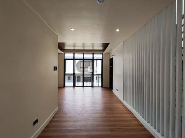 5 Bedroom Townhouse for Sale in Vermont Park Antipolo City -AJCE